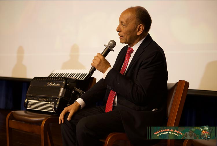 lanzamiento_libro_africa_claraichaves_01